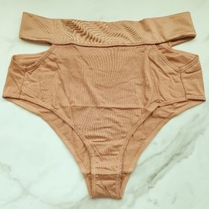 NWT SOMA TELLTALE THE DREAMER RETRO BRIEF PANTY IN TOASTED NUDE SIZE SMALL
